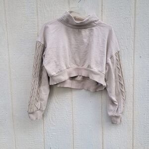 Wmns Urban Outfitters Beige funnel neck cropped sweater Sz Lg